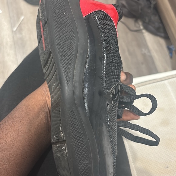 Stylish Black and Red Men's Sneakers - Picture 2 of 2